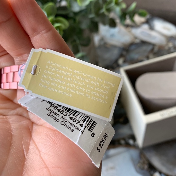 Nwt Michael Kors rose gold runway watch - Picture 6 of 7